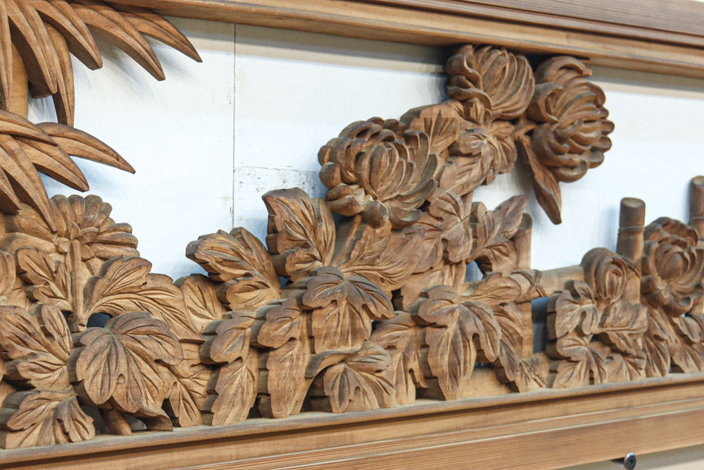 竹と菊を気品良く描いた木地色の欄間　EZ2831　在庫1枚