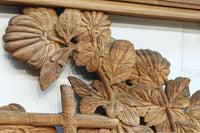 竹と菊を気品良く描いた木地色の欄間　EZ2831　在庫1枚