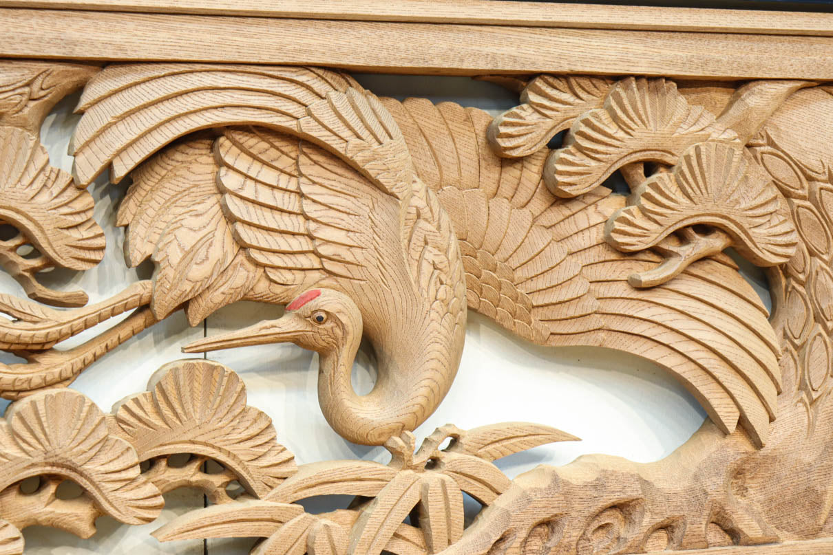 鶴や松竹梅を描いた華やかな眺めの深彫り欅彫刻欄間　EZ2833ab　在庫(a:1 b:1)枚