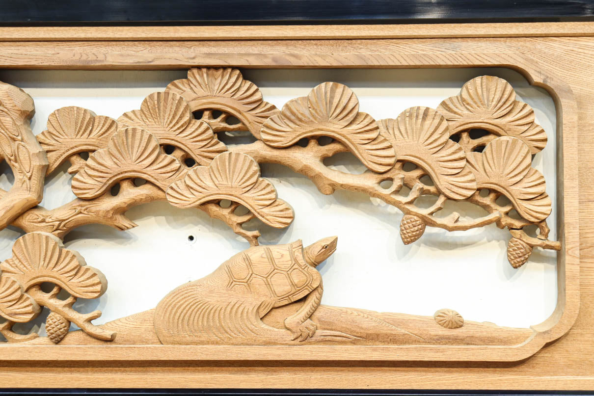 鶴や松竹梅を描いた華やかな眺めの深彫り欅彫刻欄間　EZ2833ab　在庫(a:1 b:1)枚