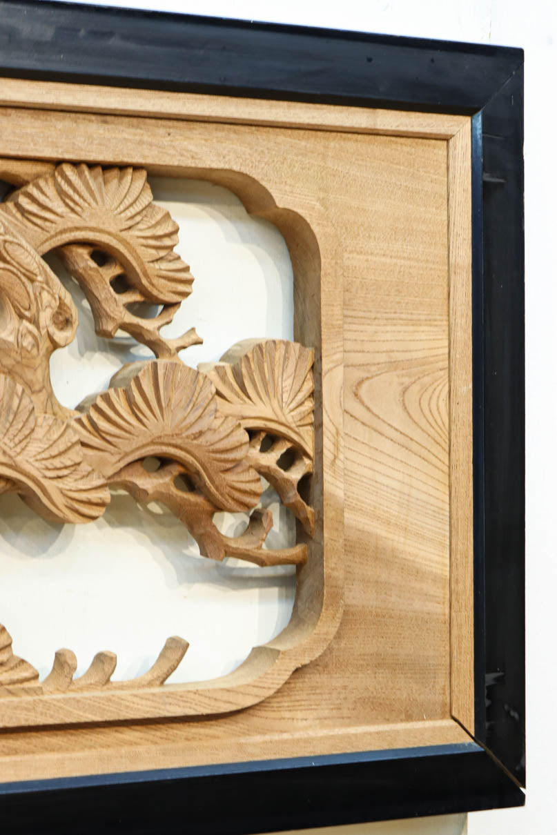 鶴や松竹梅を描いた華やかな眺めの深彫り欅彫刻欄間　EZ2833ab　在庫(a:1 b:1)枚