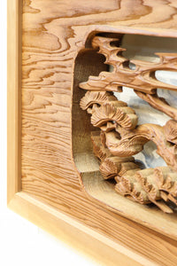 優しく温かみある色彩で鶴と松の彫刻装飾が映える深彫り彫刻欄間　EZ2834ab　在庫(a:1 b:1)枚