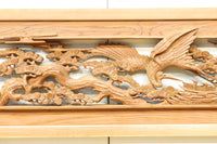 優しく温かみある色彩で鶴と松の彫刻装飾が映える深彫り彫刻欄間　EZ2834ab　在庫(a:1 b:1)枚