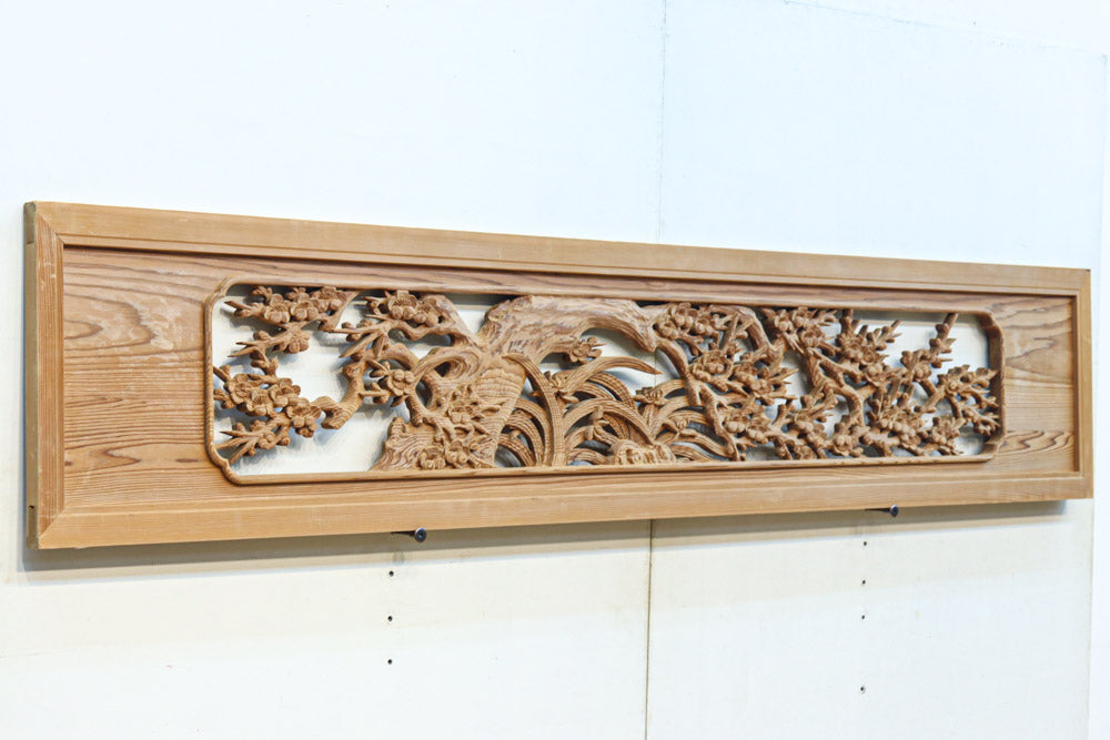 華やかに飾り立てられた梅竹の見応えある欄間　EZ2835ab　在庫(a:1 b:1)枚