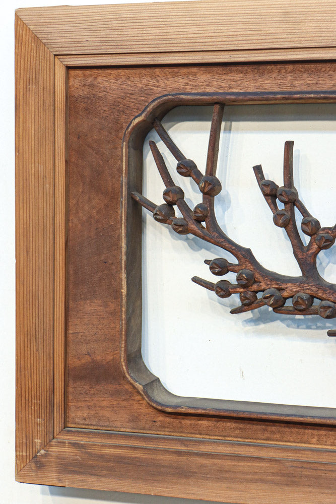 味わい深い木地の色彩に松竹梅を描く風情ある深彫彫刻欄間　EZ2836ab　在庫(a:1 b:1)枚