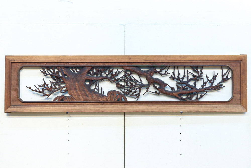 味わい深い木地の色彩に松竹梅を描く風情ある深彫彫刻欄間　EZ2836ab　在庫(a:1 b:1)枚