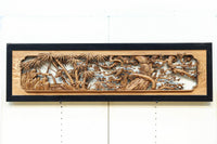 縁起良い松竹梅の彫刻を黒枠で囲い上品な面持ちの深彫り彫刻欄間　EZ2837ab　在庫(a:1 b:1)枚