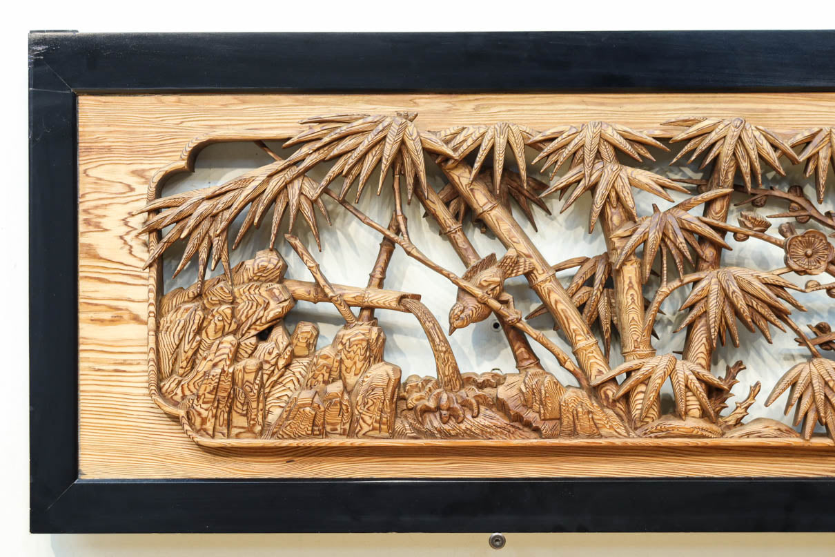 縁起良い松竹梅の彫刻を黒枠で囲い上品な面持ちの深彫り彫刻欄間　EZ2837ab　在庫(a:1 b:1)枚