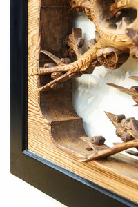 縁起良い松竹梅の彫刻を黒枠で囲い上品な面持ちの深彫り彫刻欄間　EZ2837ab　在庫(a:1 b:1)枚