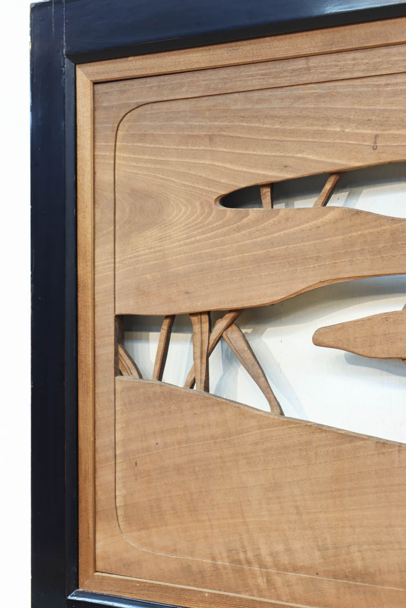 鴈(ガン)が戯れたり飛び立っていく姿を描いた仄々とした彫刻欄間　EZ2838ab　在庫2枚一組