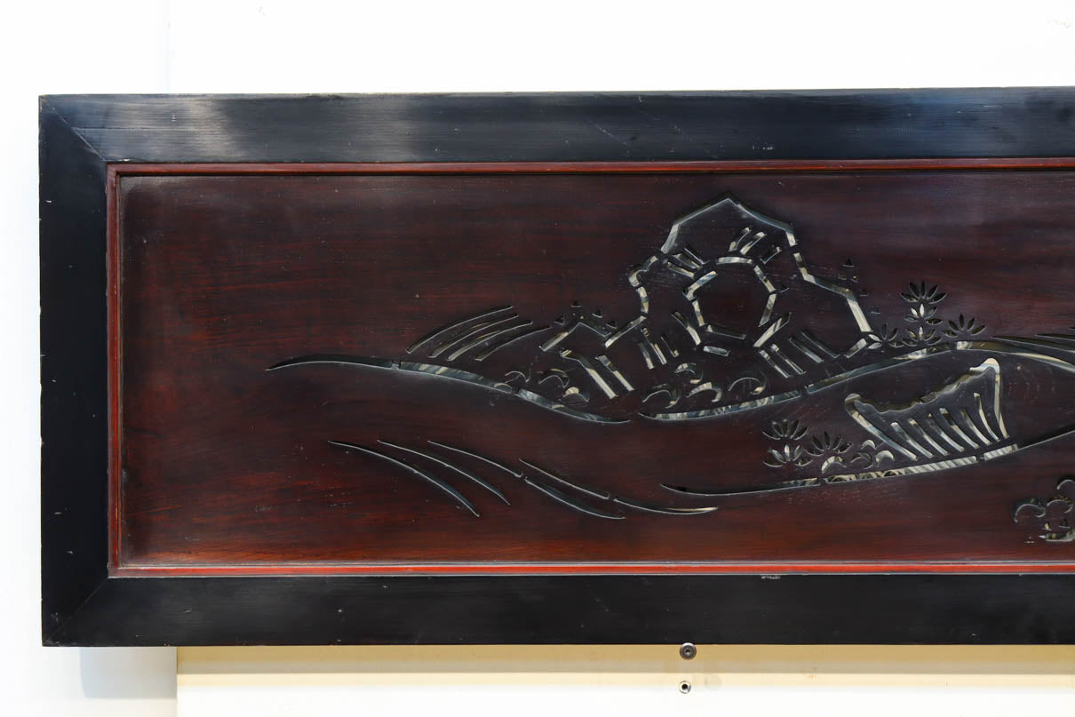 幅2125ミリ！！鯉が波間に顔を出す透かし絵で風情ある長尺漆欄間　EZ2839　在庫1枚