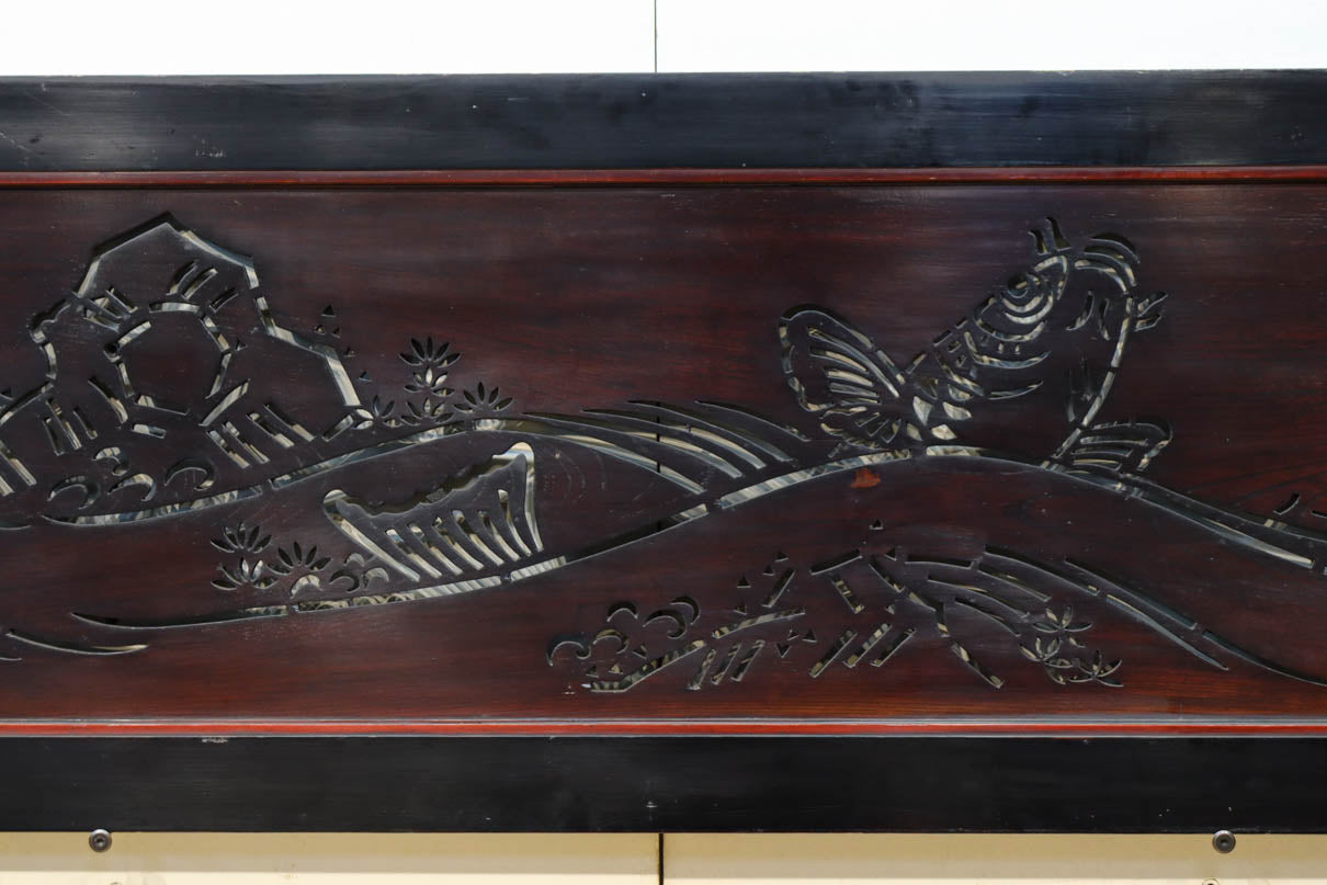 幅2125ミリ！！鯉が波間に顔を出す透かし絵で風情ある長尺漆欄間　EZ2839　在庫1枚