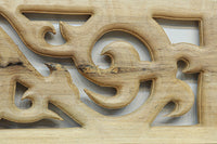 レリーフ彫刻を施した自然の風合いが滲む木地色欄間素材　EZ2840　在庫9枚