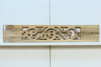 レリーフ彫刻を施した自然の風合いが滲む木地色欄間素材　EZ2840　在庫9枚