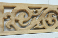 レリーフ彫刻を施した自然の風合いが滲む木地色欄間素材　EZ2840　在庫9枚