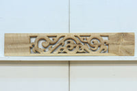 レリーフ彫刻を施した自然の風合いが滲む木地色欄間素材　EZ2840　在庫9枚