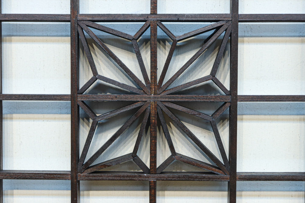 幅2608ミリ!! 升格子に角麻の葉組子が散りばめられた長尺欄間素材　EZ2844　在庫1枚