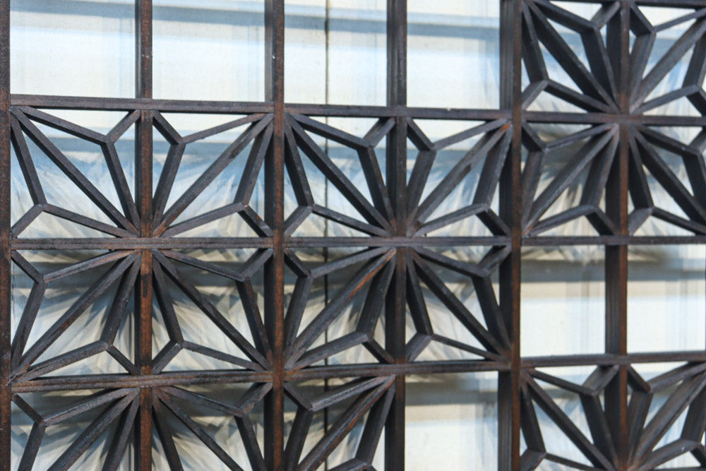 幅2608ミリ!! 升格子に角麻の葉組子が散りばめられた長尺欄間素材　EZ2844　在庫1枚