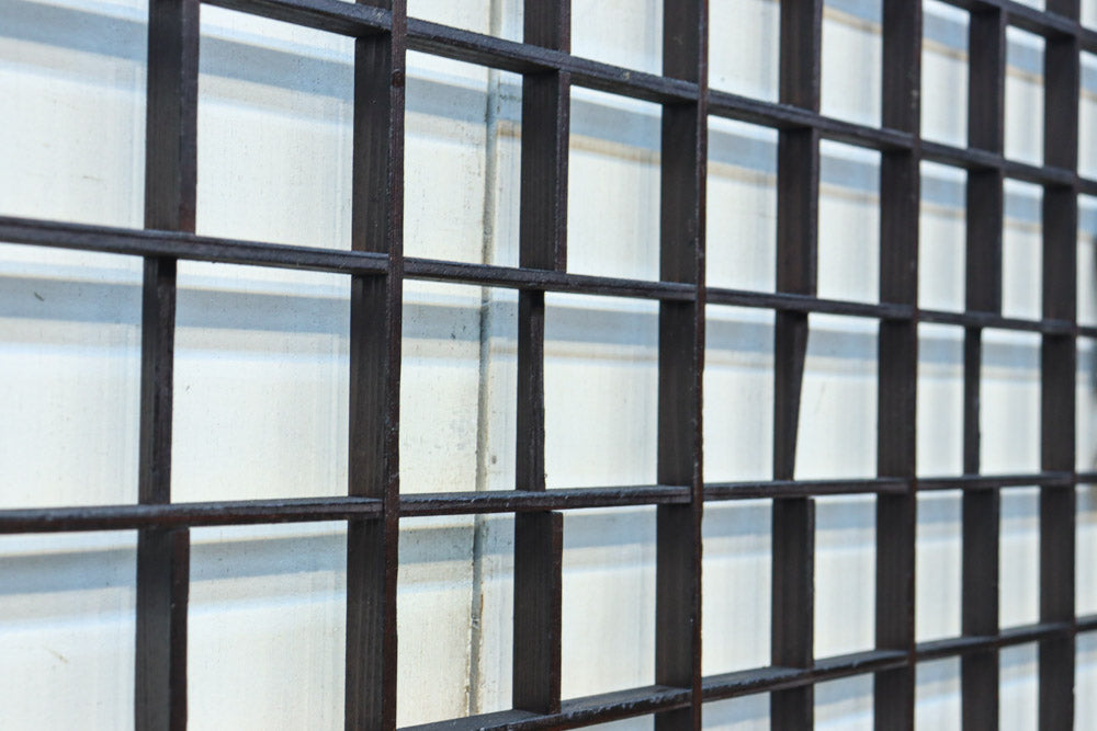 幅2608ミリ!! 升格子に角麻の葉組子が散りばめられた長尺欄間素材　EZ2844　在庫1枚