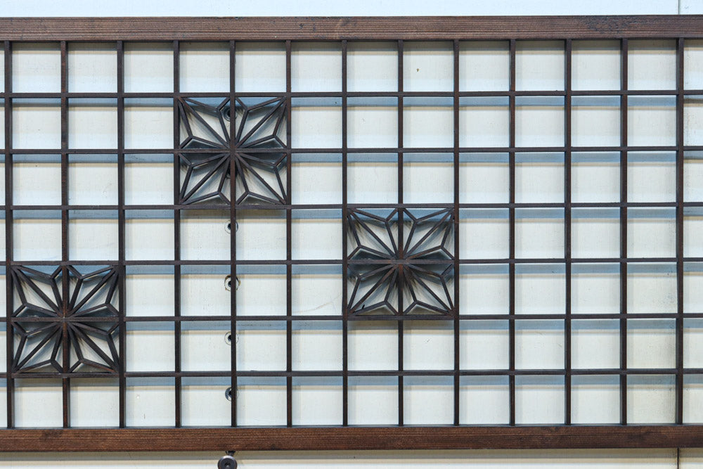 幅2608ミリ!! 升格子に角麻の葉組子が散りばめられた長尺欄間素材　EZ2844　在庫1枚