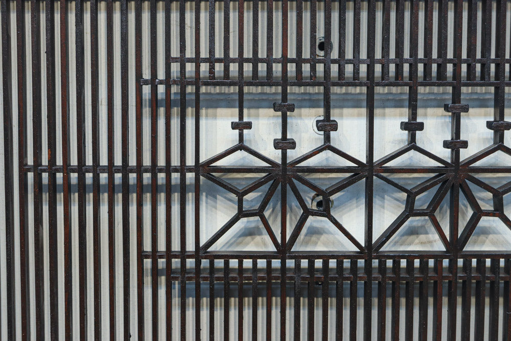 緻密な縦繁に桐模様組子が浮かぶ気品漂う欄間　EZ2846　在庫2枚