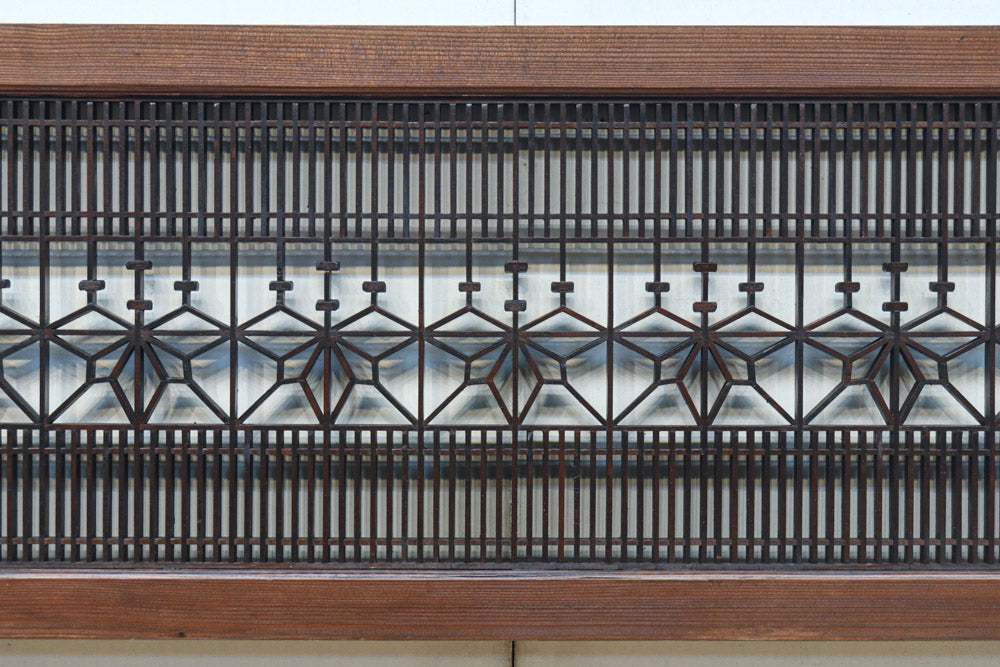 緻密な縦繁に桐模様組子が浮かぶ気品漂う欄間　EZ2846　在庫2枚