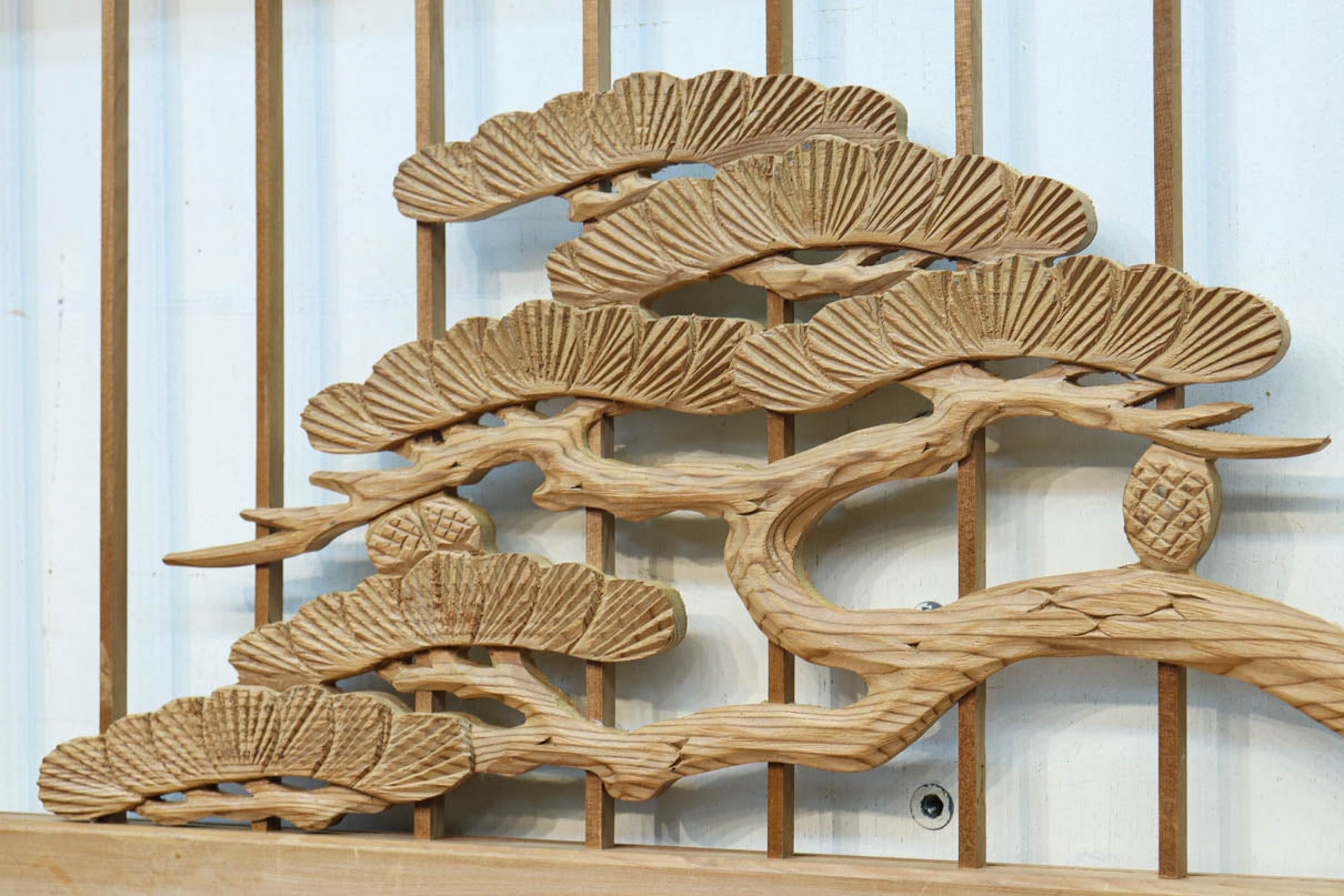 巨木の松と鶴の絵柄で風情ある欄間・書院セット　EZ2848　在庫5枚一組