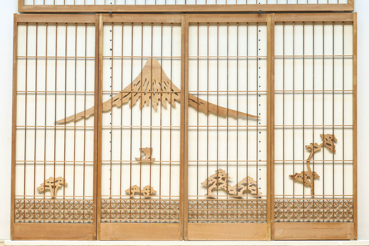 富士山を遠景に鶴松の風景を描く欄間・書院セット　EZ2849　在庫5枚1組