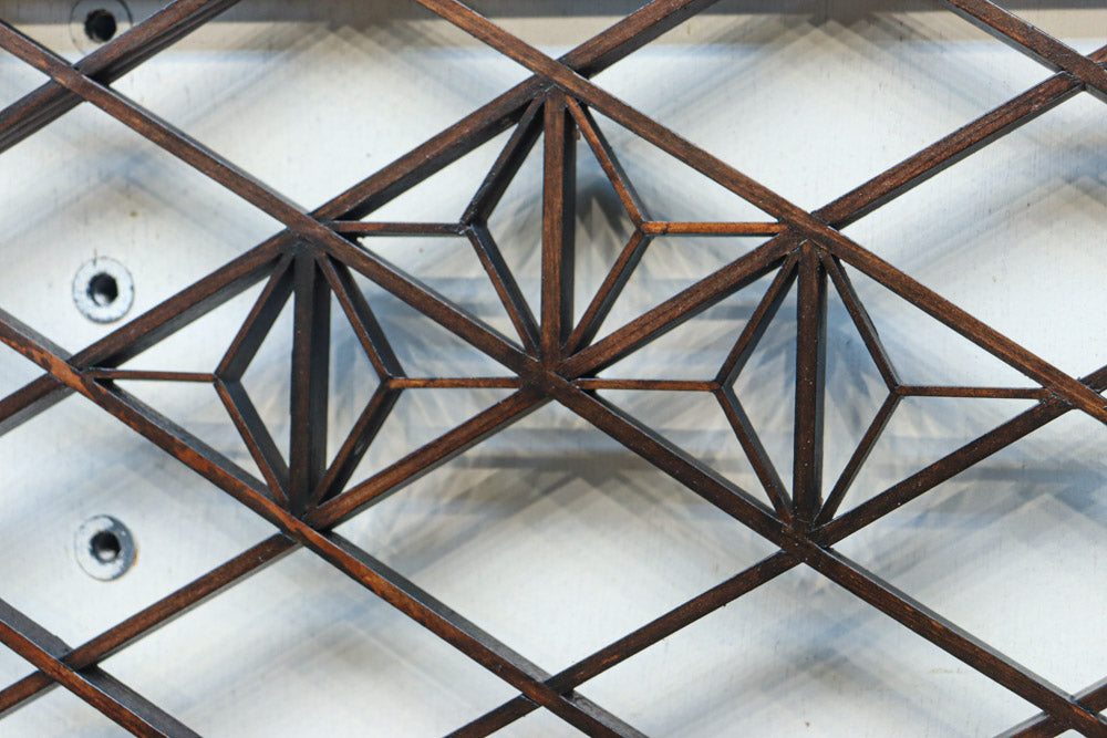 菱格子に組子を軽やかに散りばめた欄間　EZ2850　在庫1枚