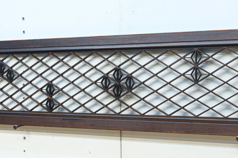 菱格子に組子を軽やかに散りばめた欄間　EZ2850　在庫1枚