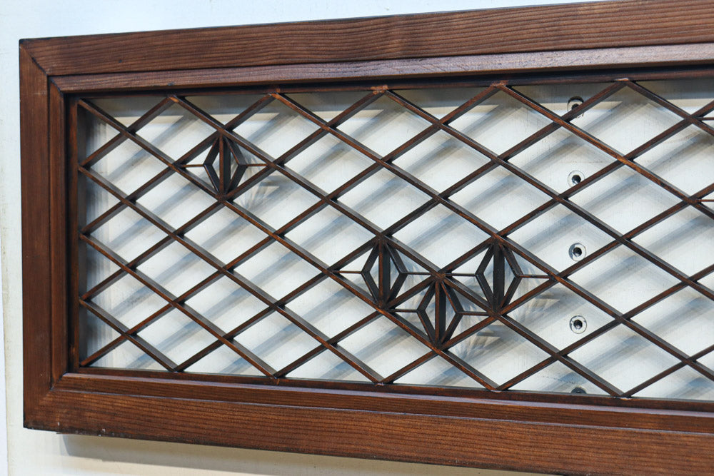 菱格子に組子を軽やかに散りばめた欄間　EZ2850　在庫1枚