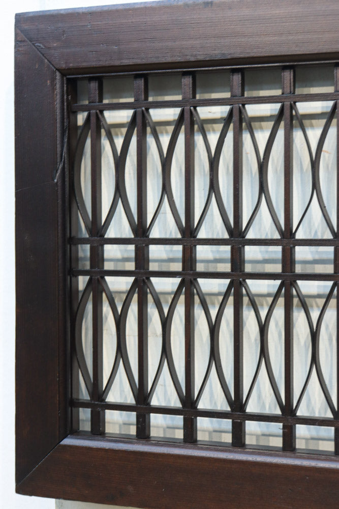 稀少珍品！！和モダンな装飾で華やかな面持ちの繊細縦格子欄間　EZ2855　在庫1枚
