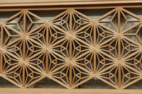 木地色のアレンジ組子装飾が映える小型欄間　EZ2860　在庫4枚