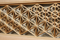 木地色のアレンジ組子装飾が映える小型欄間　EZ2860　在庫4枚