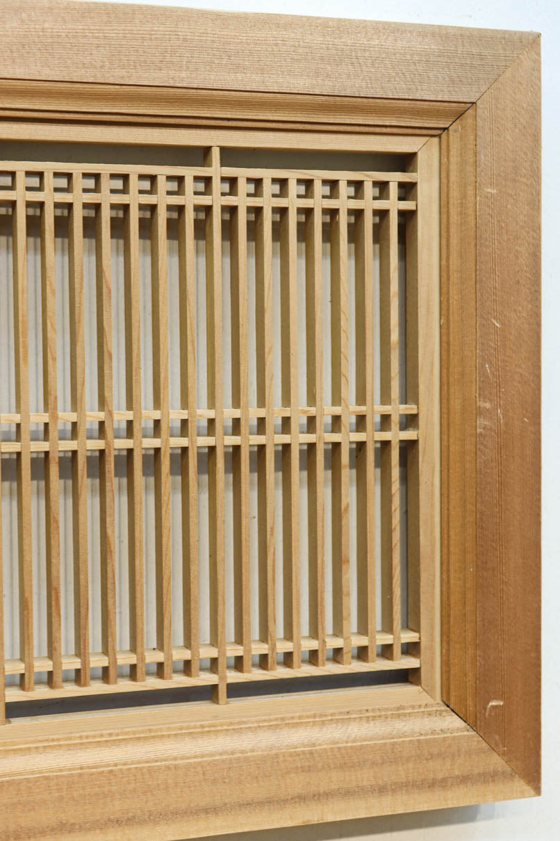 繊細な縦繁格子と美しい木地色が映える縦繁欄間　EZ2863　在庫1枚