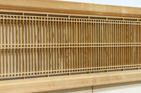 繊細な縦繁格子と美しい木地色が映える縦繁欄間　EZ2863　在庫1枚