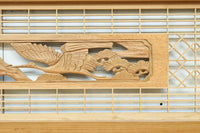 松と鶴の縁起の良い彫刻を描いた窓絵で華やいだ面持ちの彫刻欄間　EZ2868ab　在庫(a:1 b:1)枚