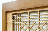 松と鶴の縁起の良い彫刻を描いた窓絵で華やいだ面持ちの彫刻欄間　EZ2868ab　在庫(a:1 b:1)枚