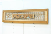 松と鶴の縁起の良い彫刻を描いた窓絵で華やいだ面持ちの彫刻欄間　EZ2868ab　在庫(a:1 b:1)枚