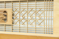 松と鶴の縁起の良い彫刻を描いた窓絵で華やいだ面持ちの彫刻欄間　EZ2868ab　在庫(a:1 b:1)枚