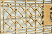 松と鶴の縁起の良い彫刻を描いた窓絵で華やいだ面持ちの彫刻欄間　EZ2868ab　在庫(a:1 b:1)枚