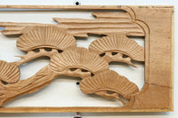 雄々しい鷹が松の木に身を隠す彫刻欄間素材　EZ2871ab　在庫(a:1 b:1)枚