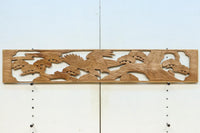 雄々しい鷹が松の木に身を隠す彫刻欄間素材　EZ2871ab　在庫(a:1 b:1)枚