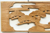 雄々しい鷹が松の木に身を隠す彫刻欄間素材　EZ2871ab　在庫(a:1 b:1)枚