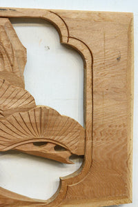 雄々しい鷹が松の木に身を隠す彫刻欄間素材　EZ2871ab　在庫(a:1 b:1)枚