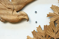 勇ましい鷹と松の縁起の良い絵柄が風格を感じさせる彫刻欄間素材　EZ2883　在庫1枚