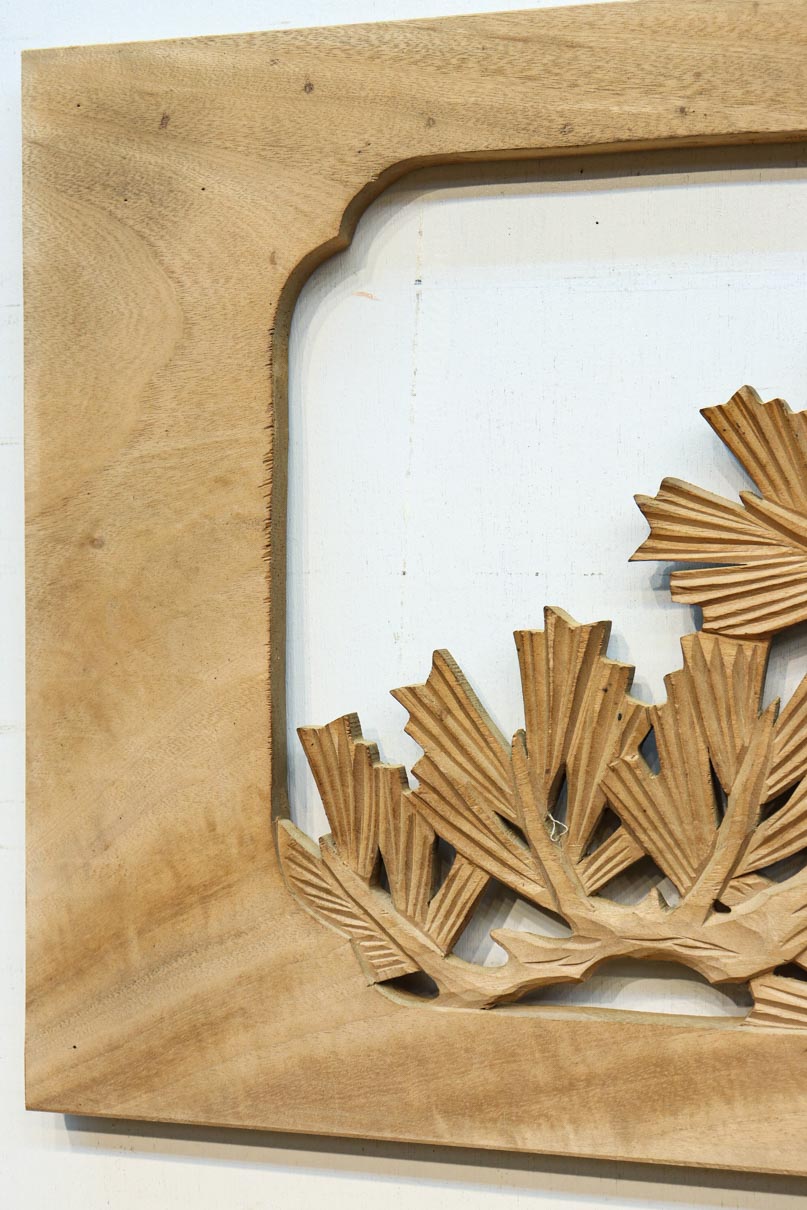 勇ましい鷹と松の縁起の良い絵柄が風格を感じさせる彫刻欄間素材　EZ2883　在庫1枚