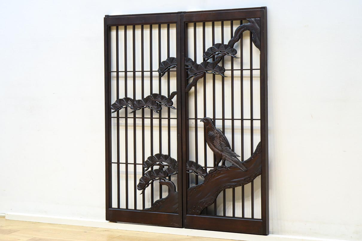 風流な松と鷹の彫刻を添えた書院セット EZ2892 在庫2枚一組 – 古福庵