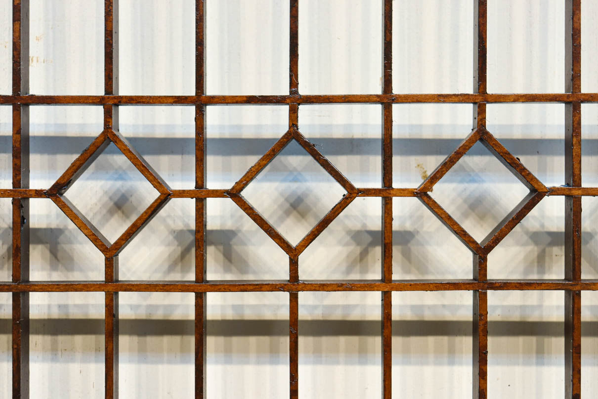 両端の組子細工と幾何学帯装飾で和モダンな面持ちの欄間　EZ2921　在庫1枚