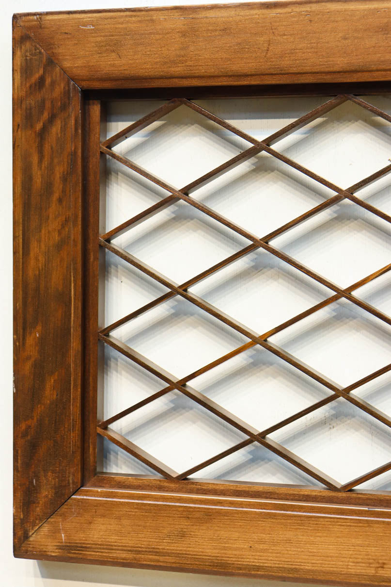 大きな幾何学装飾を備えて格調あるデザインの欄間　EZ2924　在庫1枚